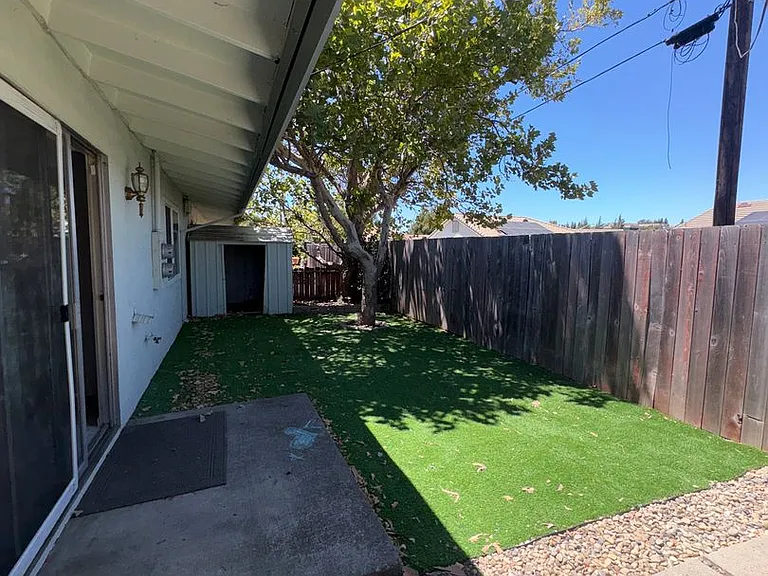 1209 Vienna Ct — Photo 21