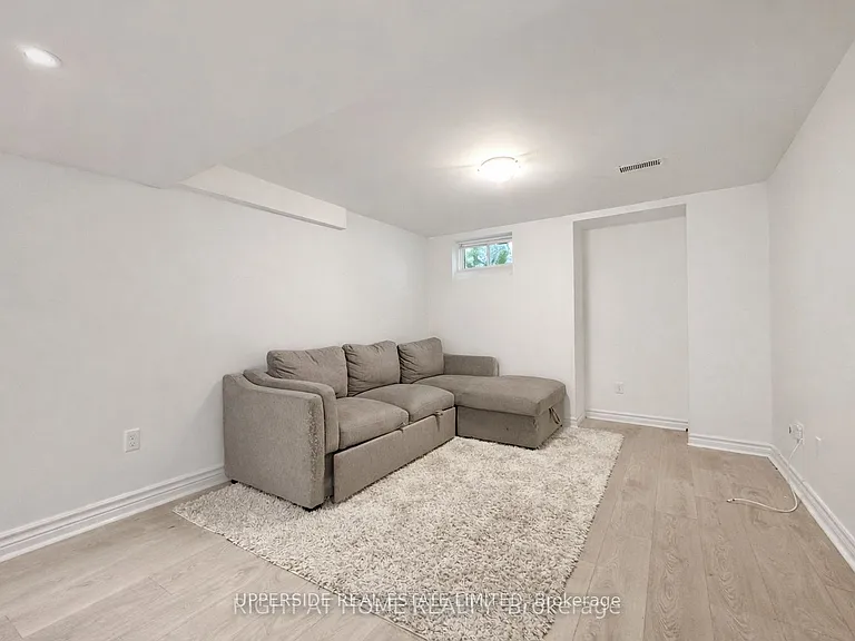 46 Country Ln #LOWER — Photo 3