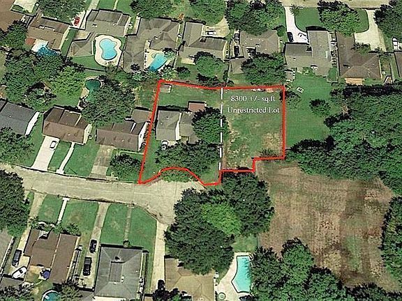 Double-lot yard, almost 1/2 an acre!