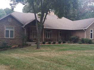 2463 W Pebble Creek Dr, Nixa, MO 65714