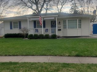 1124 Seymour St, Grand Ledge, MI 48837