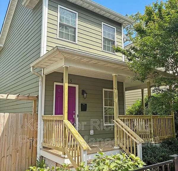 615 S Laurel St — Photo 1