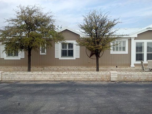 5th image of 974 Lynn Dr