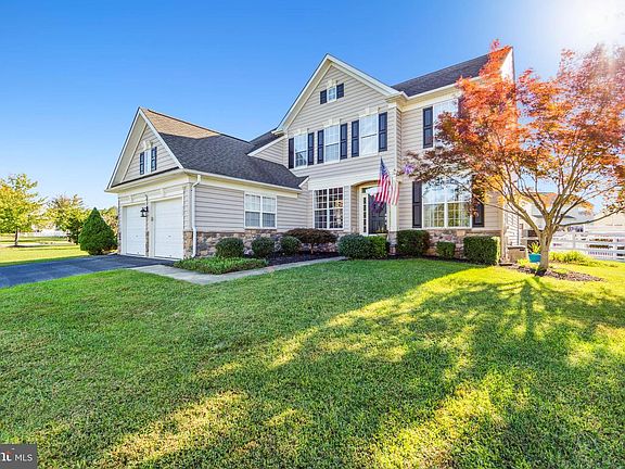 2nd image of 609 Suffolk Ct