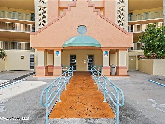 5th image of 102 Riverside Dr APT 203