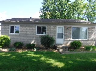 20767 Broadacres St, Clinton Township, MI 48035