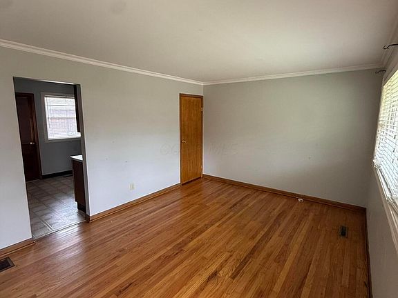 2nd image of 1147 Eastfield Rd #1149