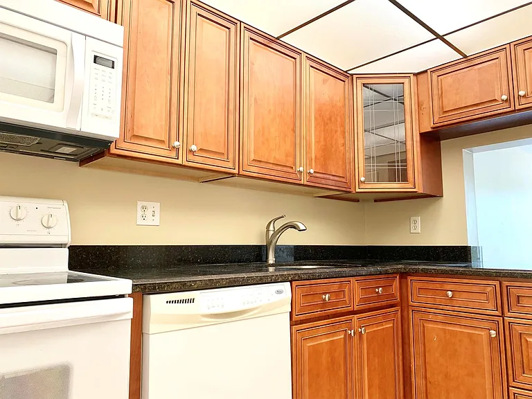2312 S Cypress Bend Dr #209 — Photo 4