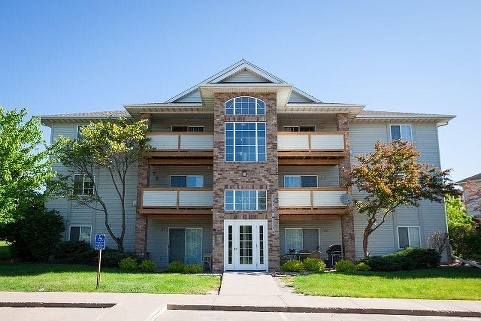 1st image of 2474 Rushmore Dr