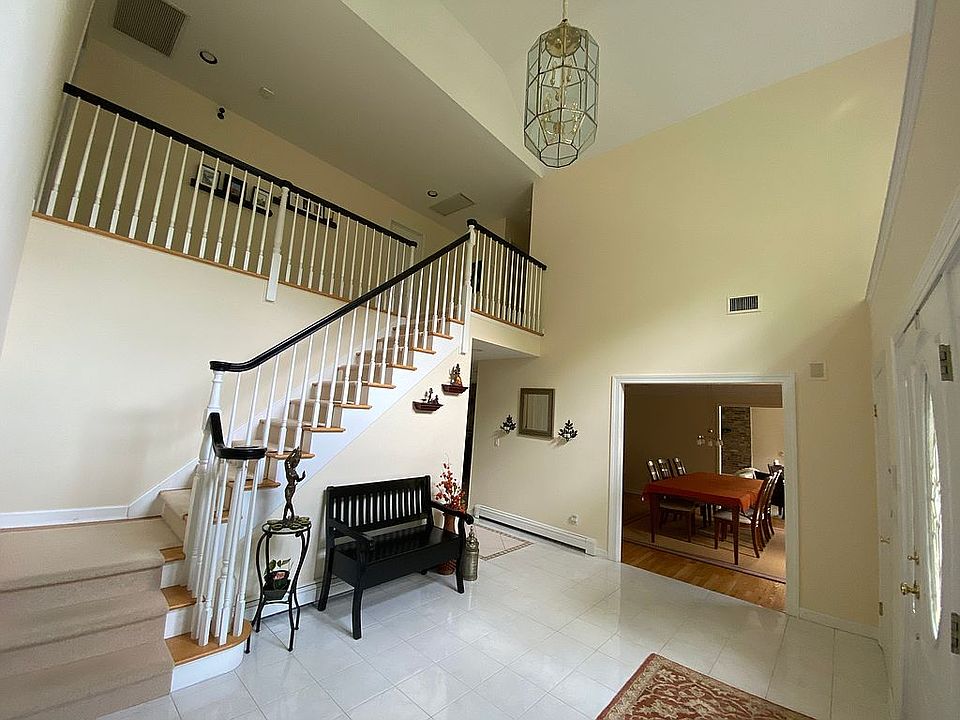 2nd image of 57 Heather Ct