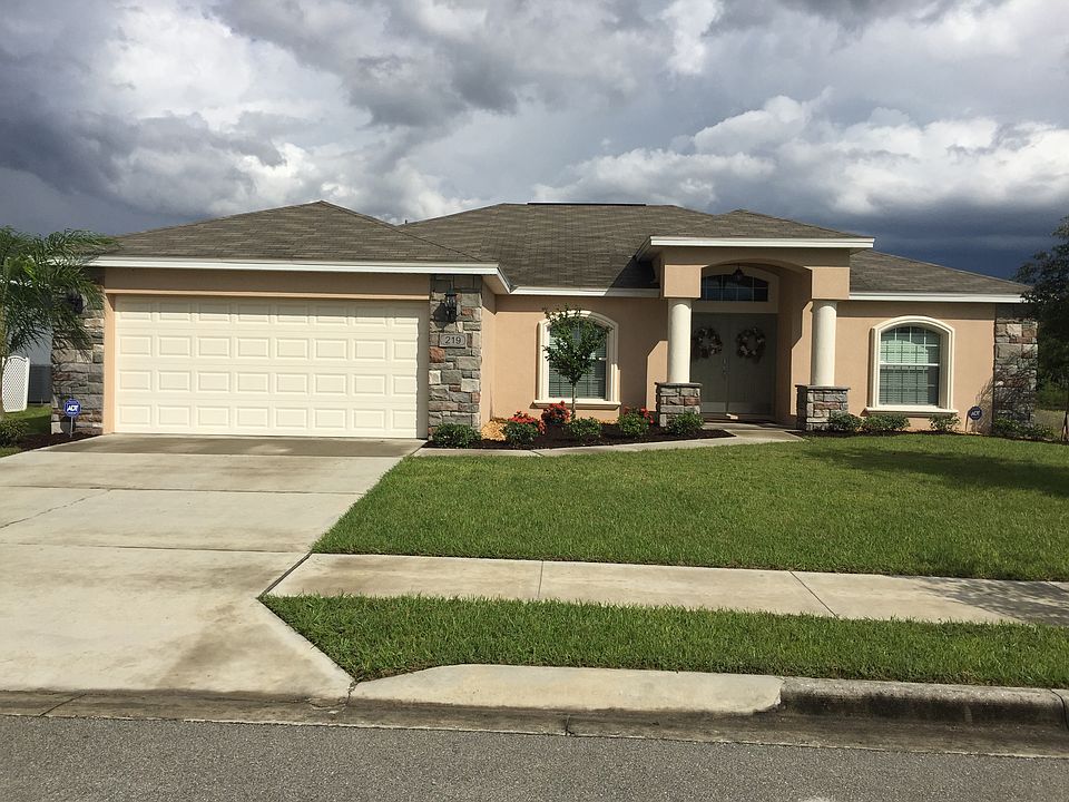 1st image of 219 Highland Meadows Ln
