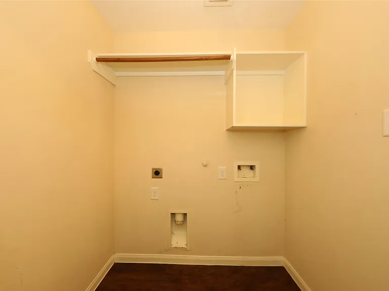 21430 Palma Grv — Photo 19