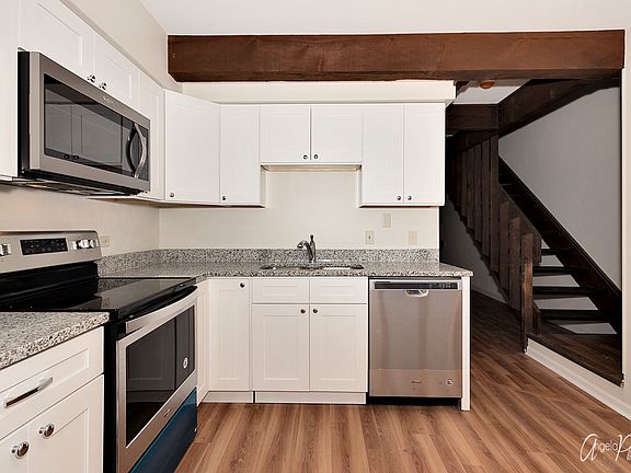 4th image of 6600 W Wood River Dr