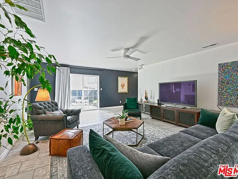 1833 Brockton Ave #MAIN HOUSE — Photo 9
