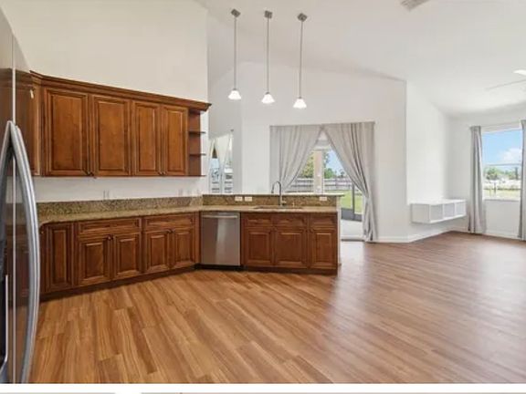 5th image of 14211 Thamhall Way