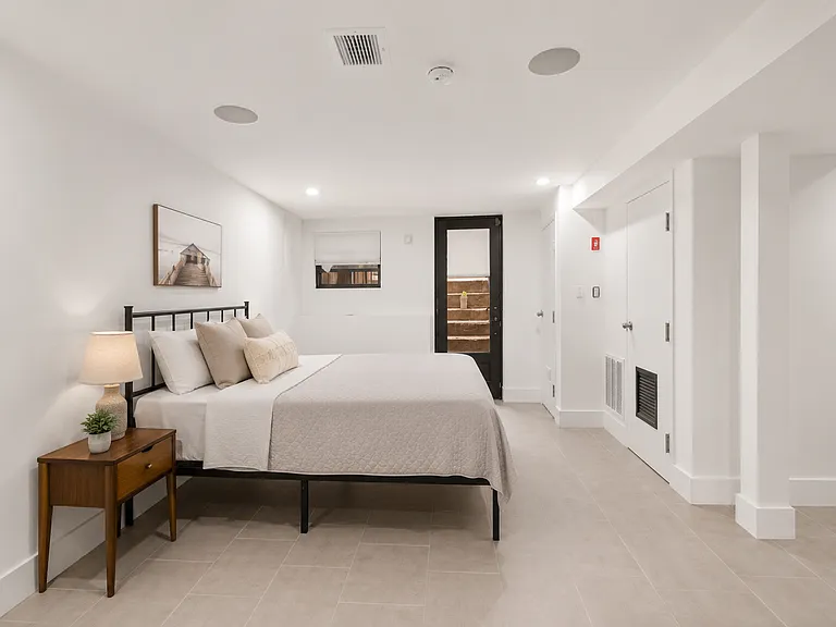 1313 Sterling Pl #GARDEN — Photo 8