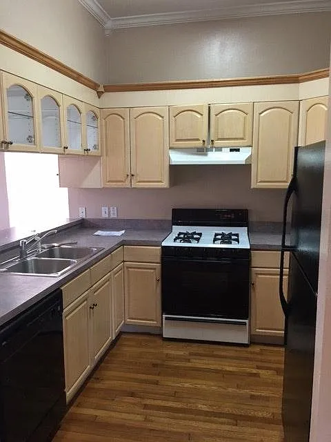 2 bed, 2.5 bath, 1800 sqft, $2,150 — Photo 3