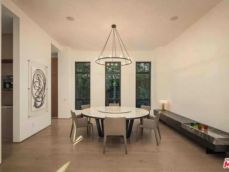 333 N Croft Ave — Photo 5