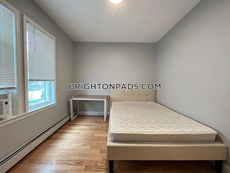 29 Waverly St #1 — Photo 5