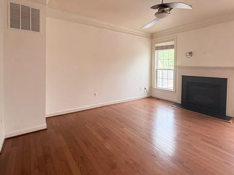 121 Autumn View Dr — Photo 11