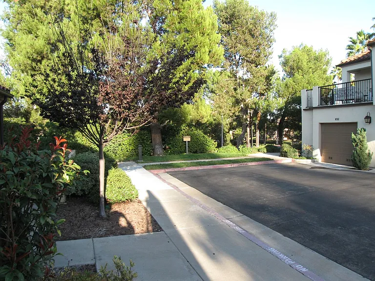 112 Corsica Dr — Photo 34