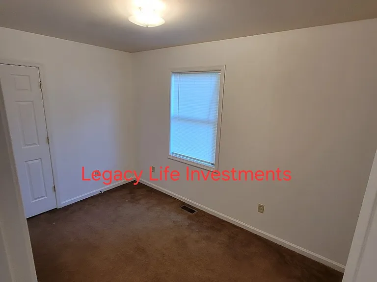 953 Irvington Rd — Photo 8