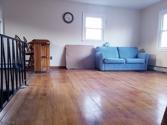 4th image of 13 Spruce Ave