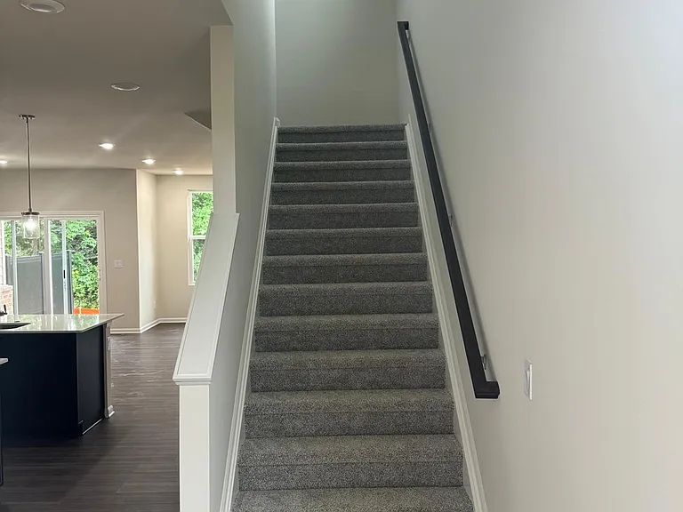 627 Addison Cir — Photo 6