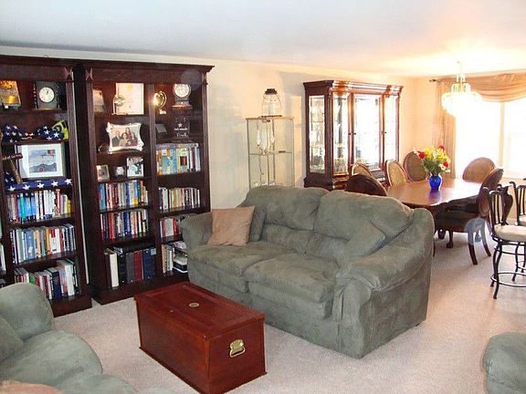 4th image of 3908 Pinedale Dr