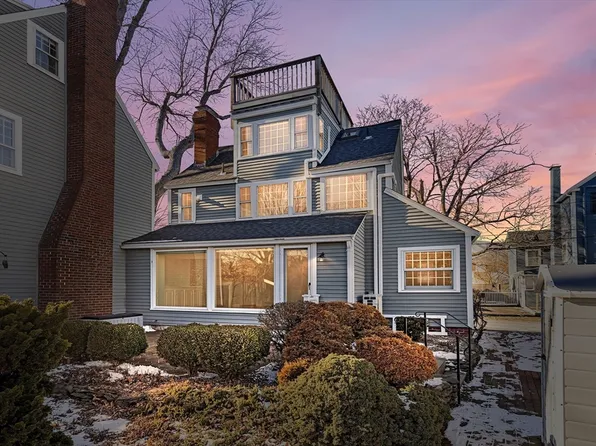 5 Madison St #5, Newburyport, MA 01950