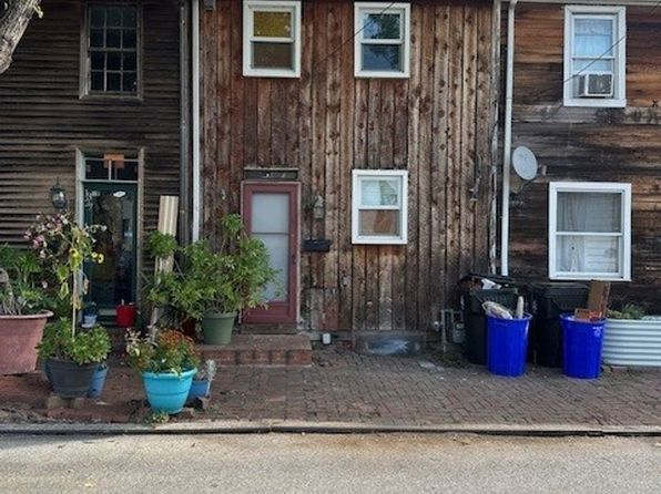 1325 Bartine St