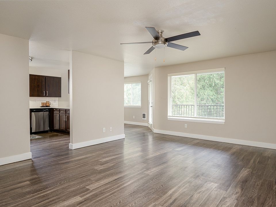 Twin Creeks | Living Room