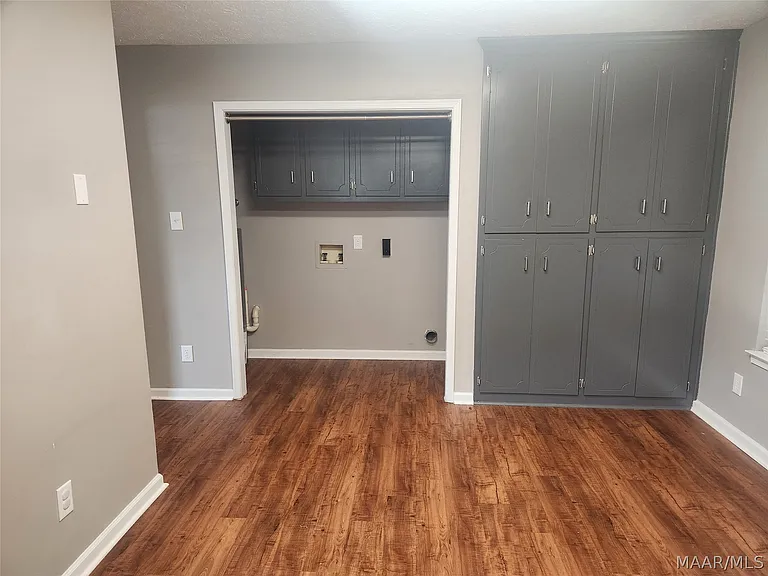 1214 Camellia Woods Ct — Photo 10