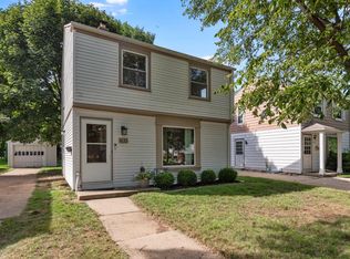 1633 E Eden Pl, Milwaukee, WI 53235