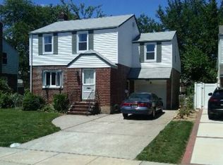 72 Nassau St, Elmont, NY 11003