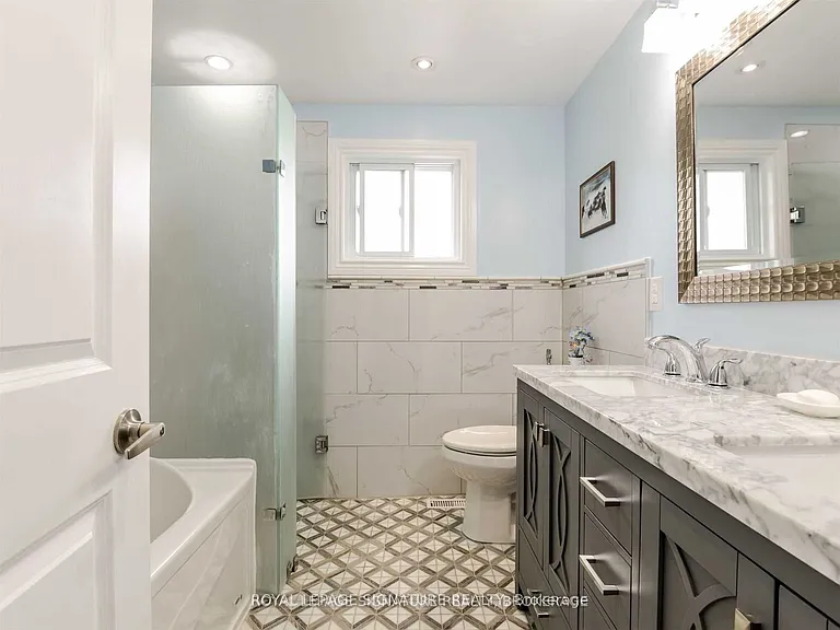 6222 Fullerton Cres — Photo 22