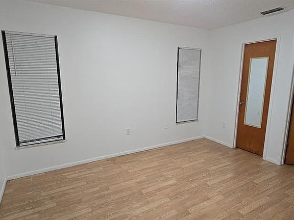 4th image of 664 Cypress Rd