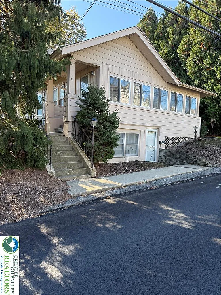 2 bed, 1150 sqft, $1,950 — Photo 1