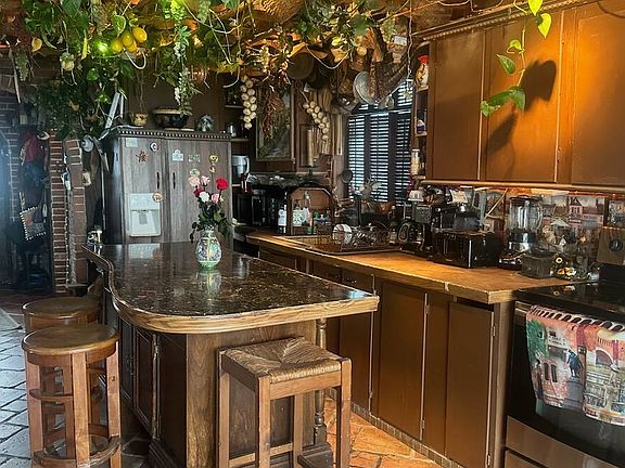 The beautiful kitchen!