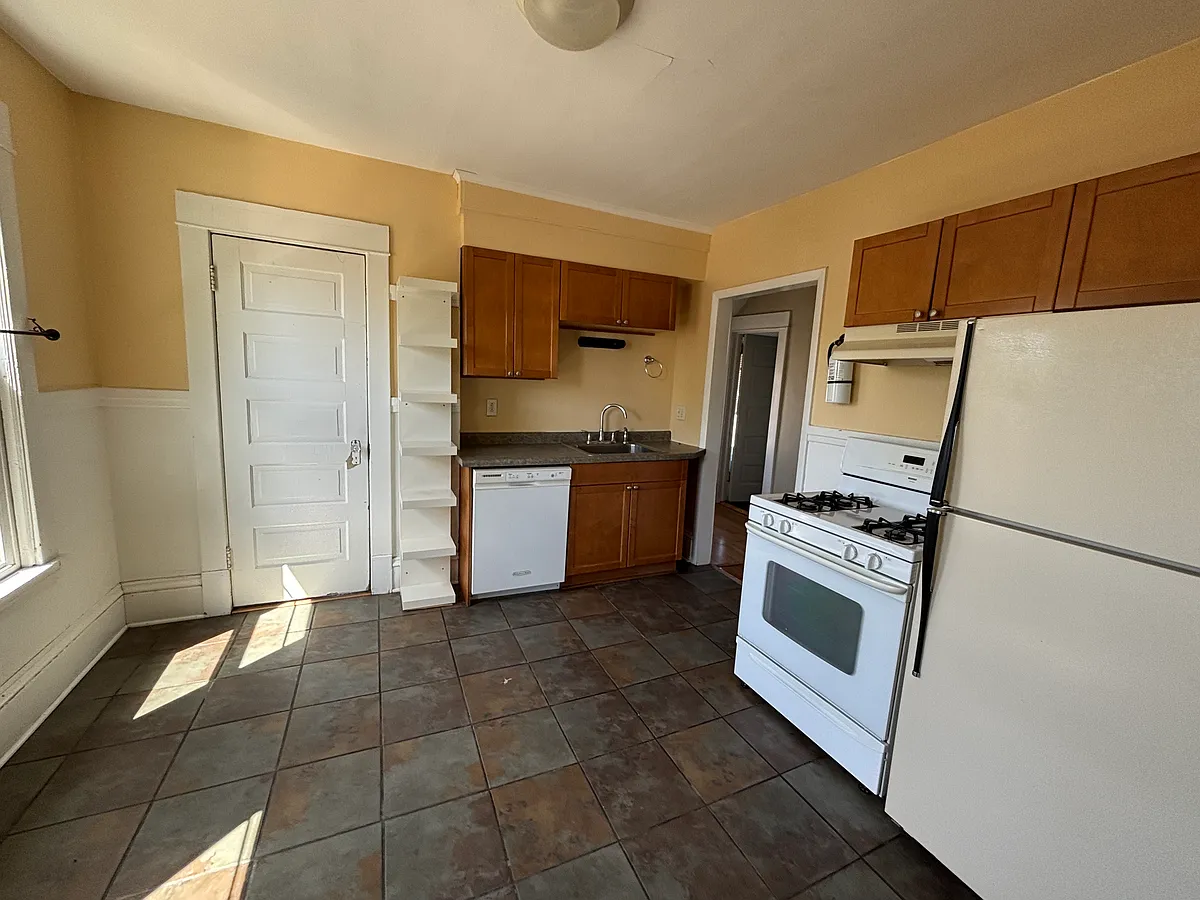 Building Photo - 3504 Cedar Ave S #2