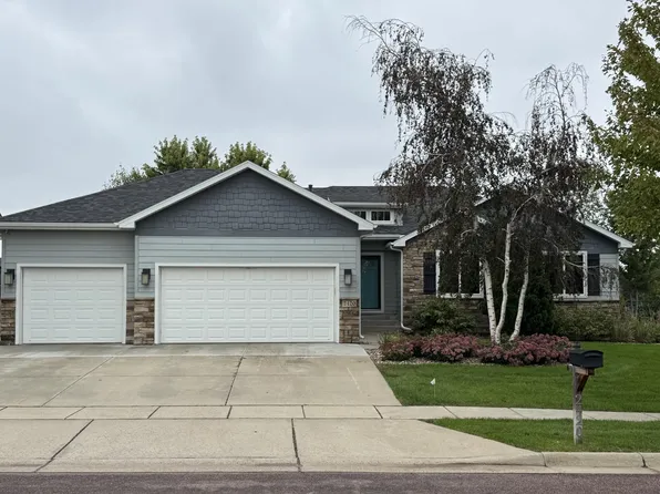2420 E Baxter Cir, Sioux Falls, SD 57108