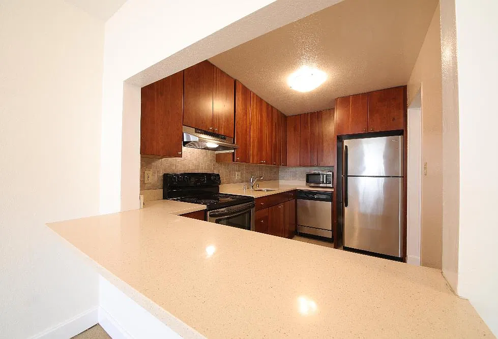 1000 Franklin St — Photo 4