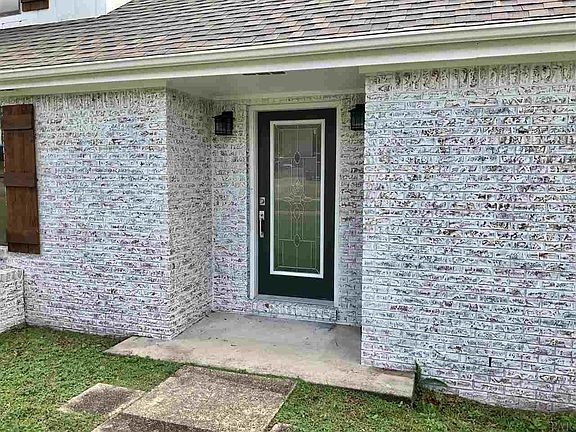 4th image of 801 W Lee St