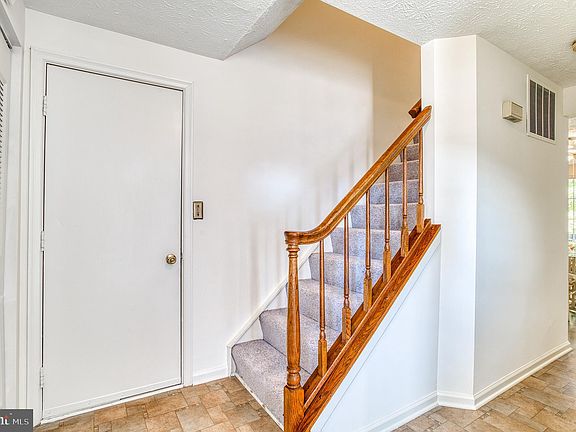 5th image of 16120 Olmstead Ln