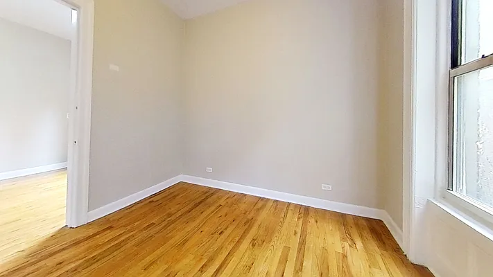 Rented by Bond New York | media 4