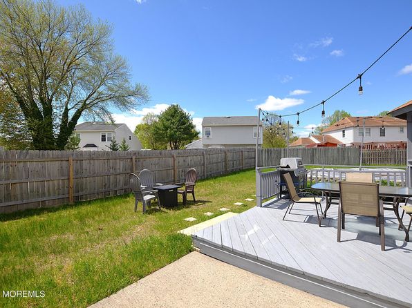 10 Cripple Creek Road, Howell, NJ 07731