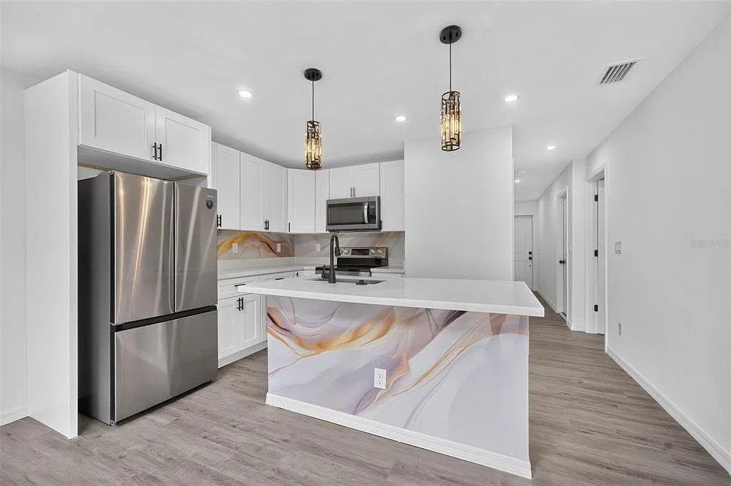 3 bed, 2.0 bath, 1246 sqft, $1,699 — Photo 4