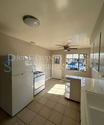 2nd image of 5527 Gardendale St #A