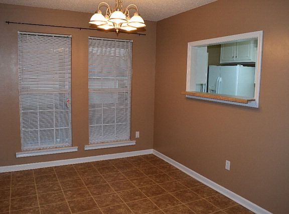 3rd image of 201 Thistlewood Dr