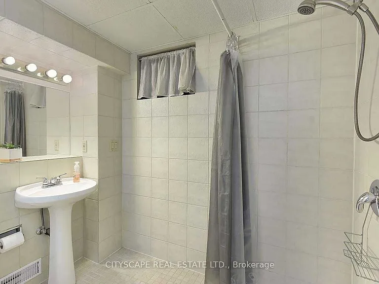 48 Stevenharris Dr #BASEMENT — Photo 5